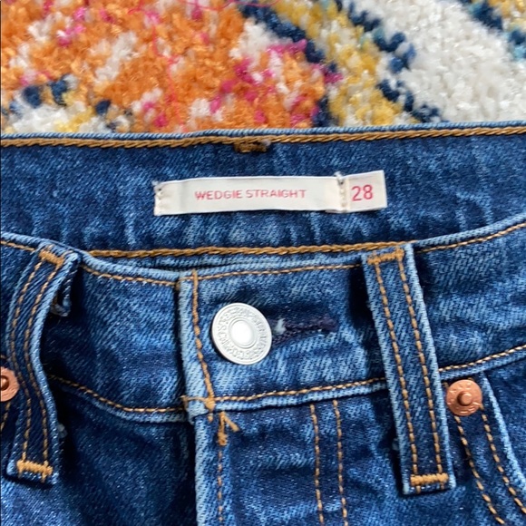 Levi's Wedgie Fit Straight-Leg Jeans - Picture 4 of 7